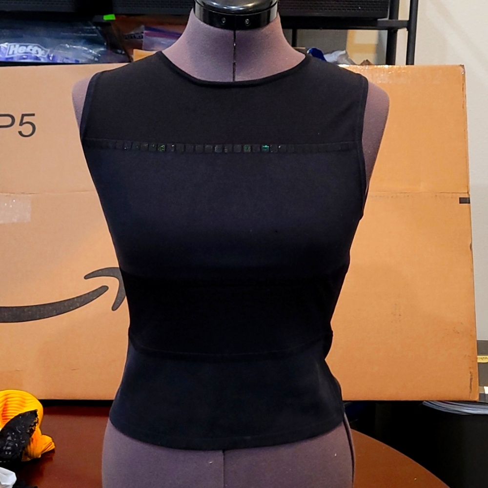 bebe Top w/ shinny strips inside!